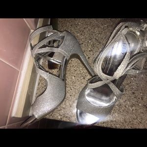 Fioni Silver Heels